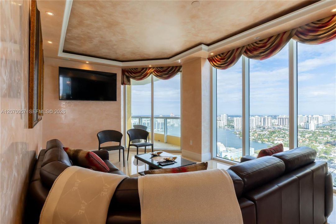 For Sale: $5,500,000 (4 beds, 4 baths, 2736 Square Feet)