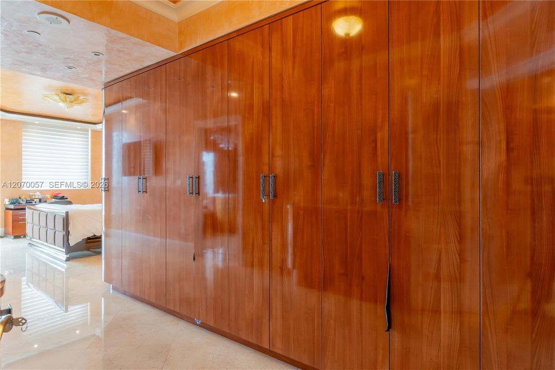 For Sale: $5,500,000 (4 beds, 4 baths, 2736 Square Feet)
