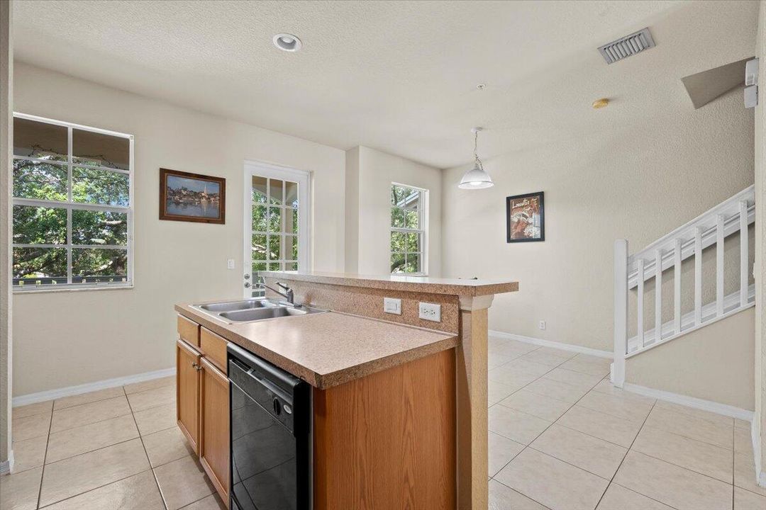 Kitchen / Balcony