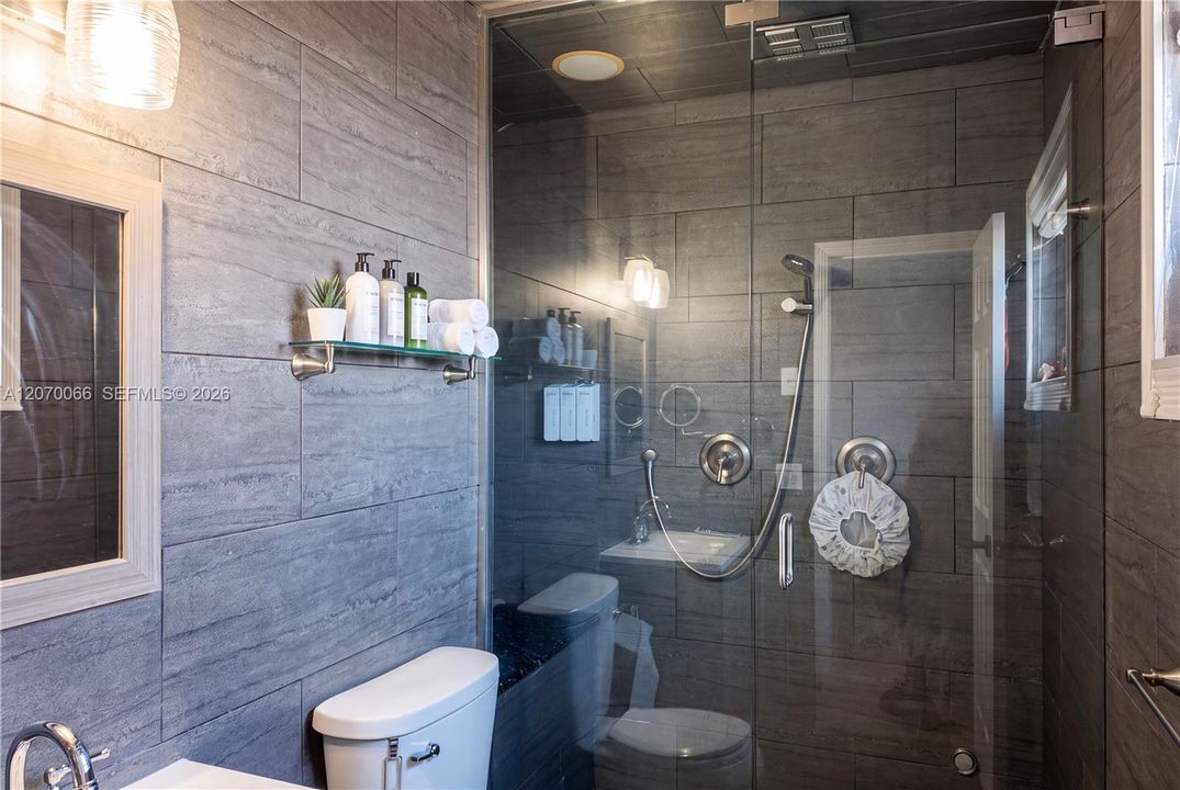 For Rent: $6,200 (3 beds, 2 baths, 1752 Square Feet)