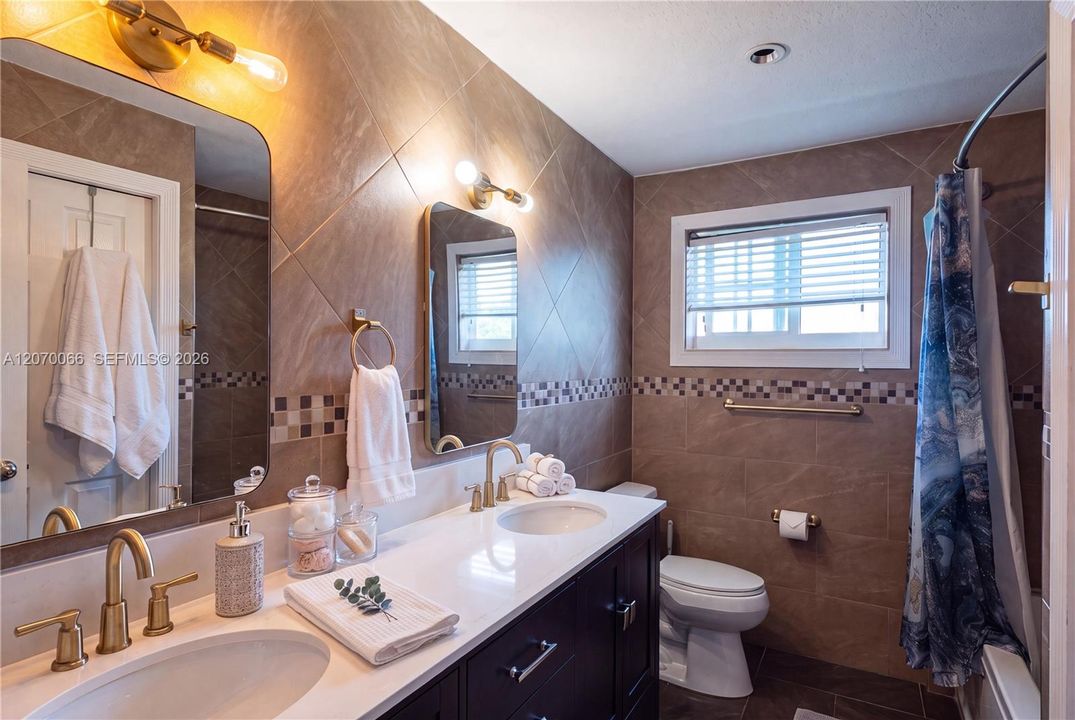 For Rent: $6,200 (3 beds, 2 baths, 1752 Square Feet)