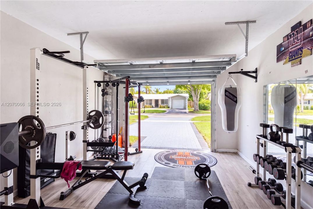 For Rent: $6,200 (3 beds, 2 baths, 1752 Square Feet)