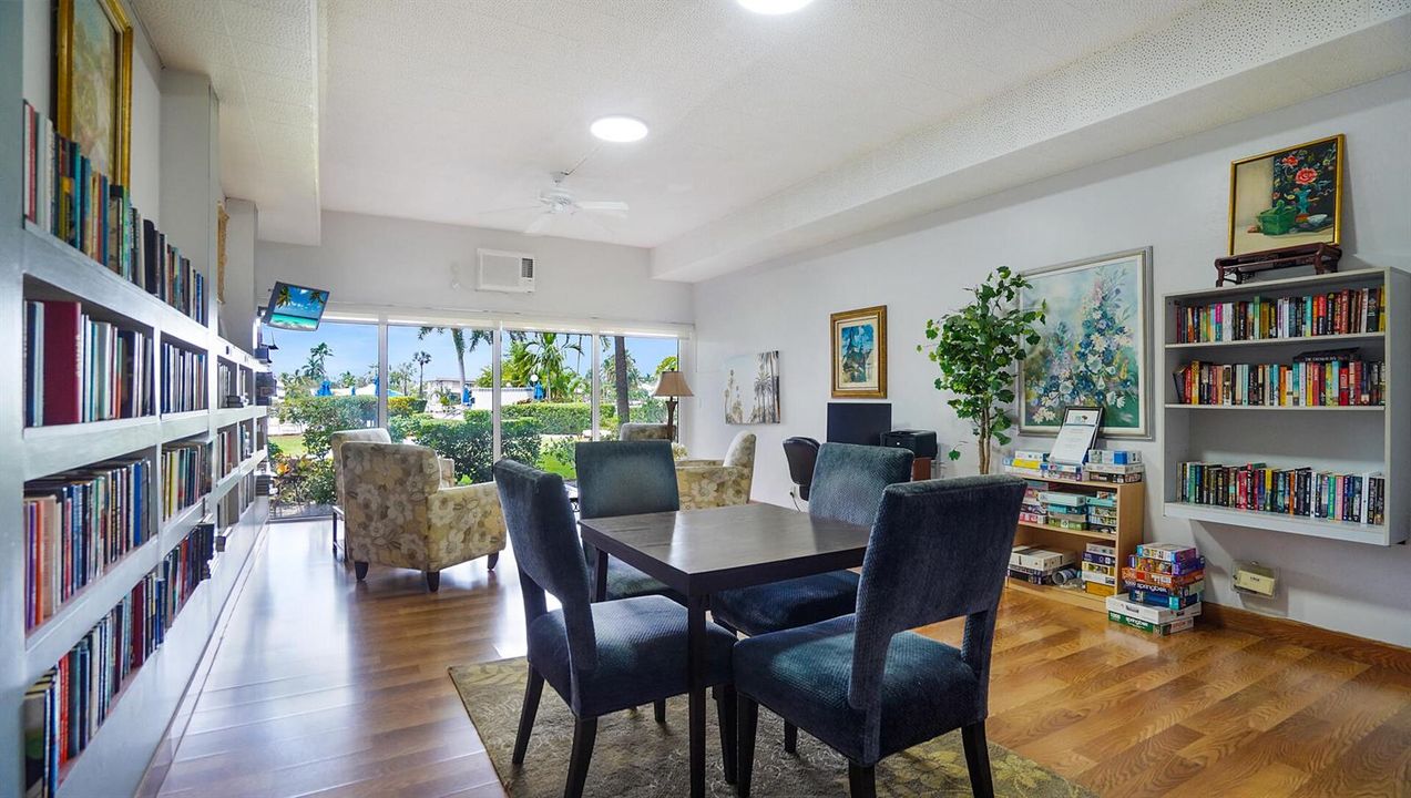 3233 NE 34th Street-35