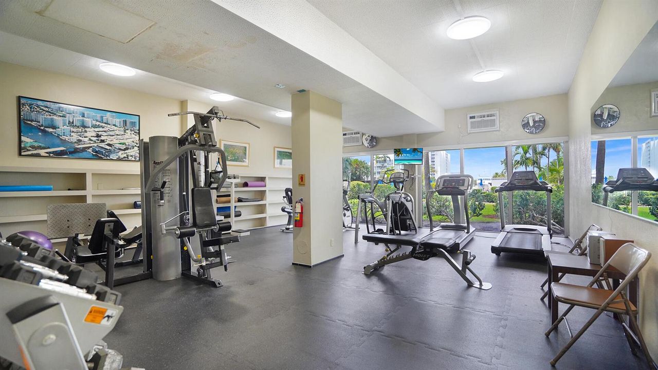 3233 NE 34th Street-32