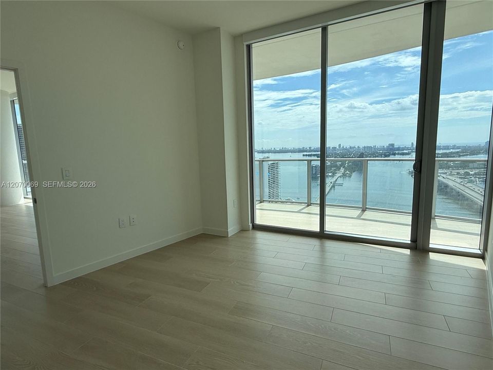 For Sale: $1,990,000 (2 beds, 2 baths, 1362 Square Feet)