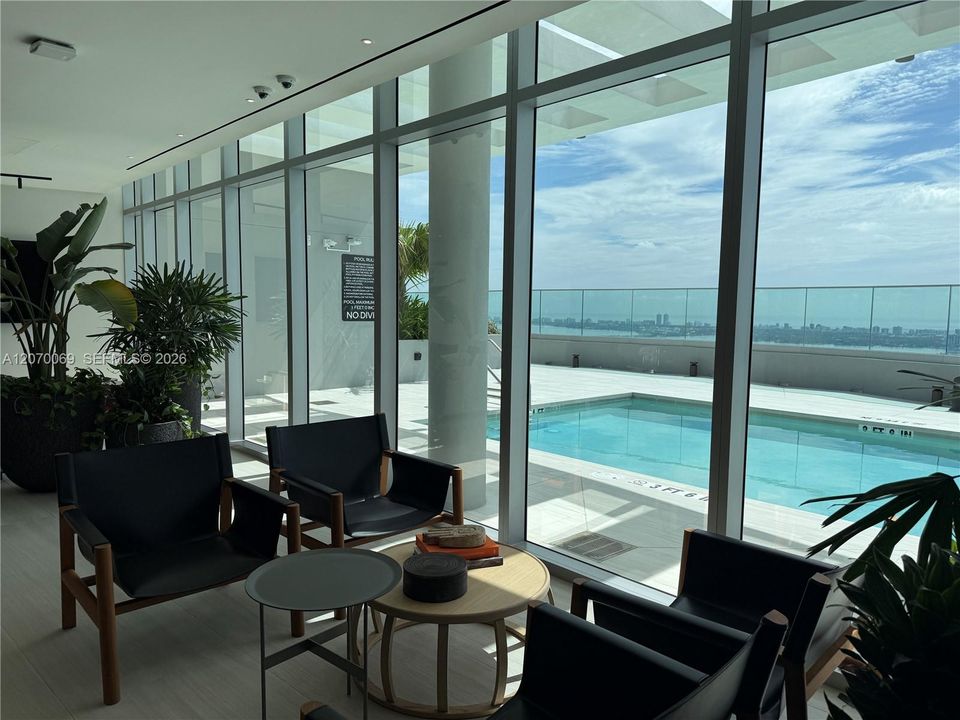 For Sale: $1,990,000 (2 beds, 2 baths, 1362 Square Feet)