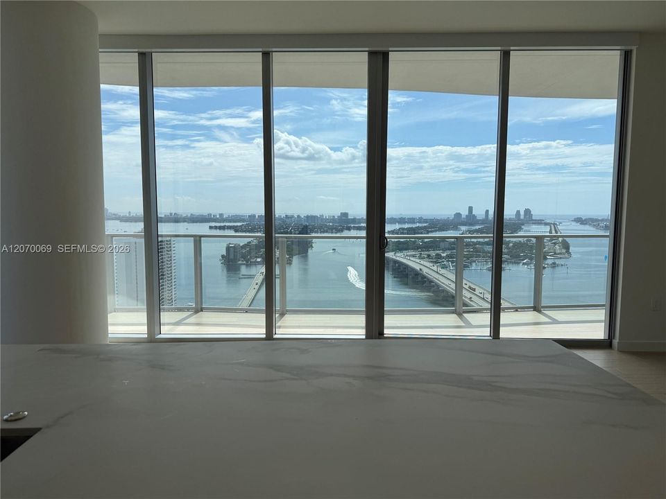 For Sale: $1,990,000 (2 beds, 2 baths, 1362 Square Feet)