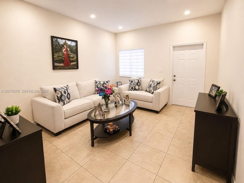 For Sale: $590,000 (4 beds, 2 baths, 1718 Square Feet)