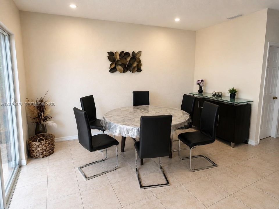 For Sale: $590,000 (4 beds, 2 baths, 1718 Square Feet)