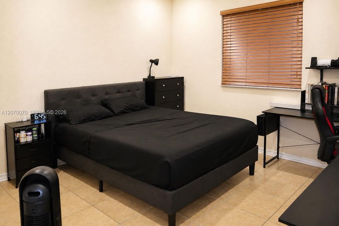 For Sale: $590,000 (4 beds, 2 baths, 1718 Square Feet)