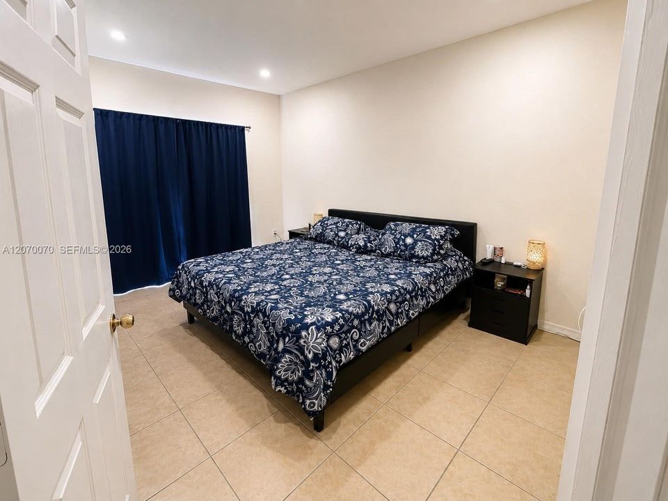 For Sale: $590,000 (4 beds, 2 baths, 1718 Square Feet)