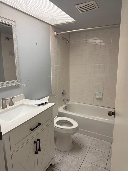 For Rent: $2,100 (2 beds, 2 baths, 1070 Square Feet)