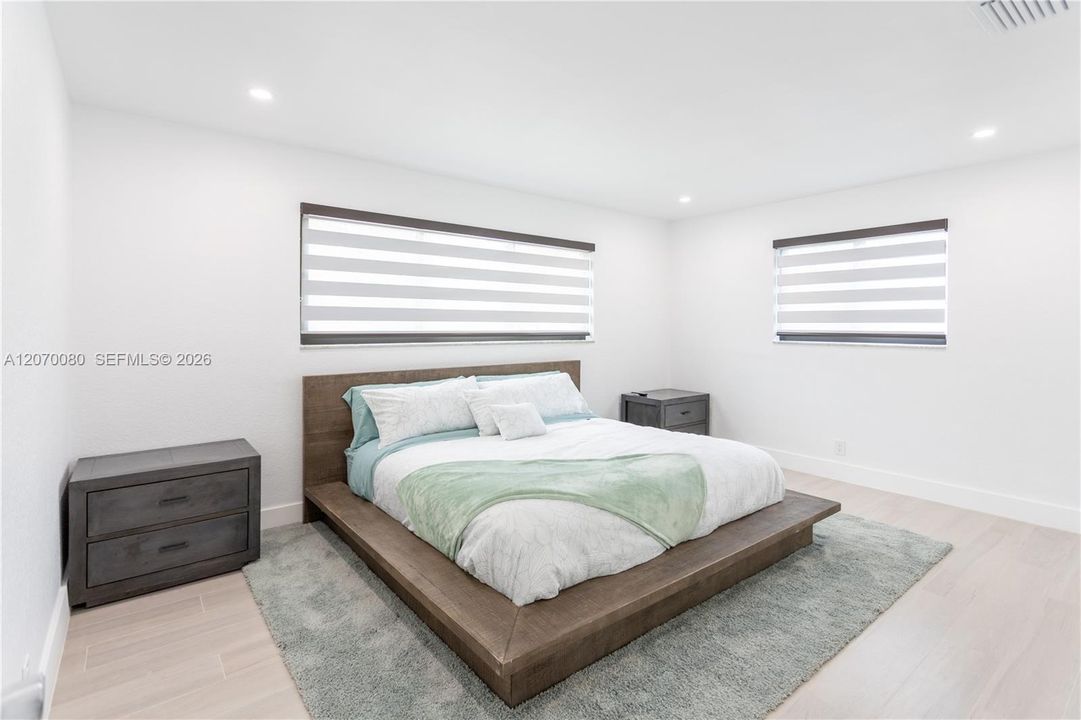 For Rent: $5,250 (3 beds, 3 baths, 1371 Square Feet)