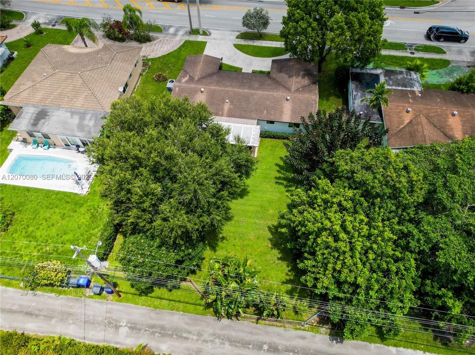 For Rent: $5,250 (3 beds, 3 baths, 1371 Square Feet)