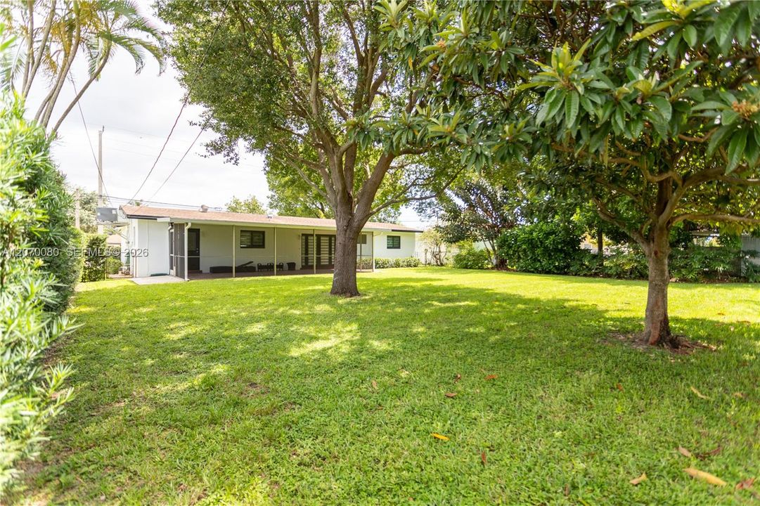 For Rent: $5,250 (3 beds, 3 baths, 1371 Square Feet)