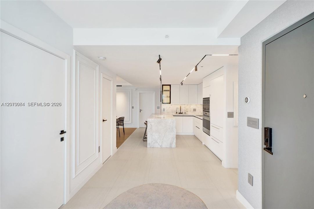 For Rent: $9,500 (3 beds, 3 baths, 1819 Square Feet)