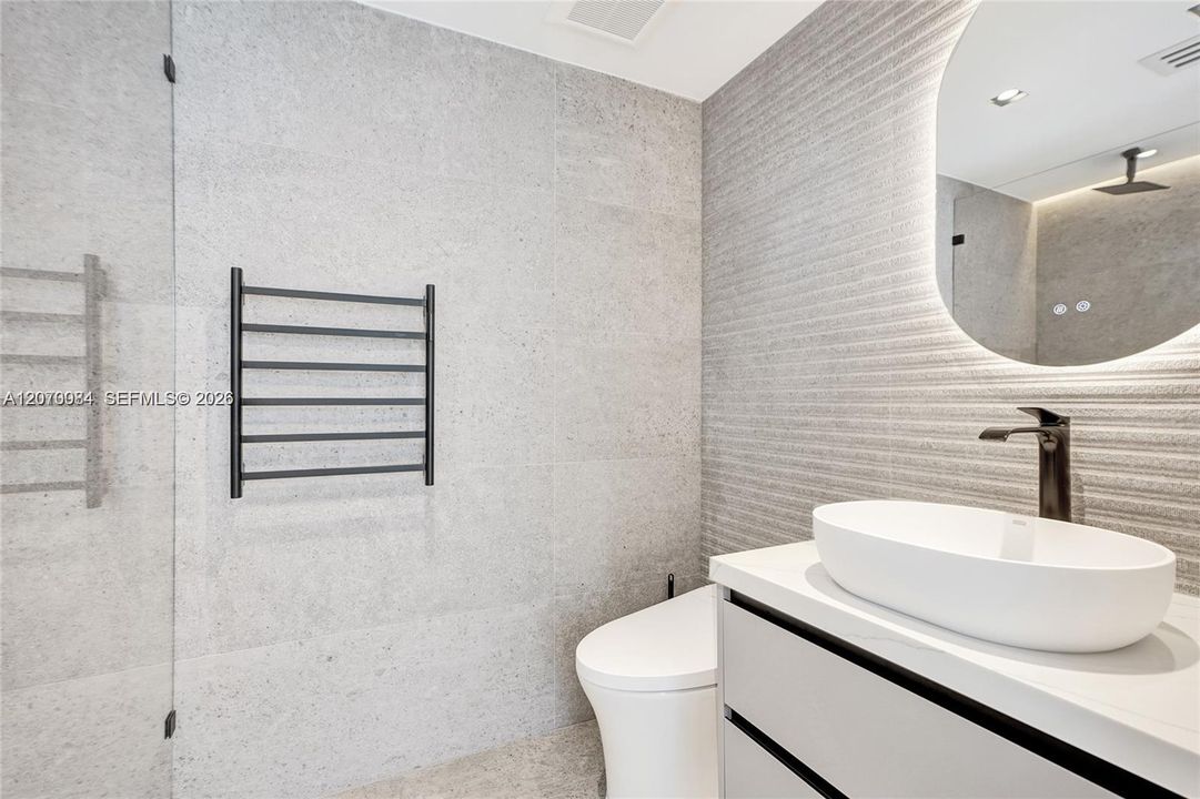 For Rent: $9,500 (3 beds, 3 baths, 1819 Square Feet)