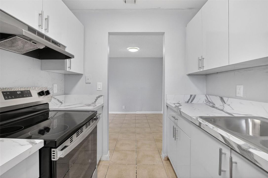 В аренду: $2,050 (2 спален, 1 ванн, 876 Квадратных фут)