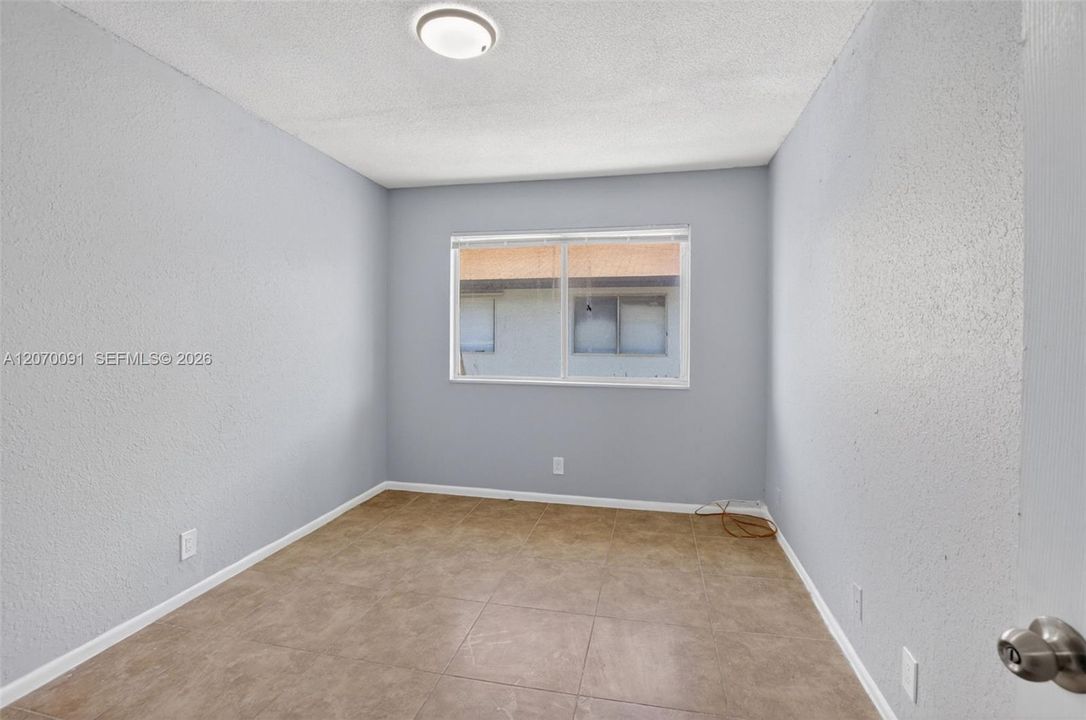 В аренду: $2,050 (2 спален, 1 ванн, 876 Квадратных фут)