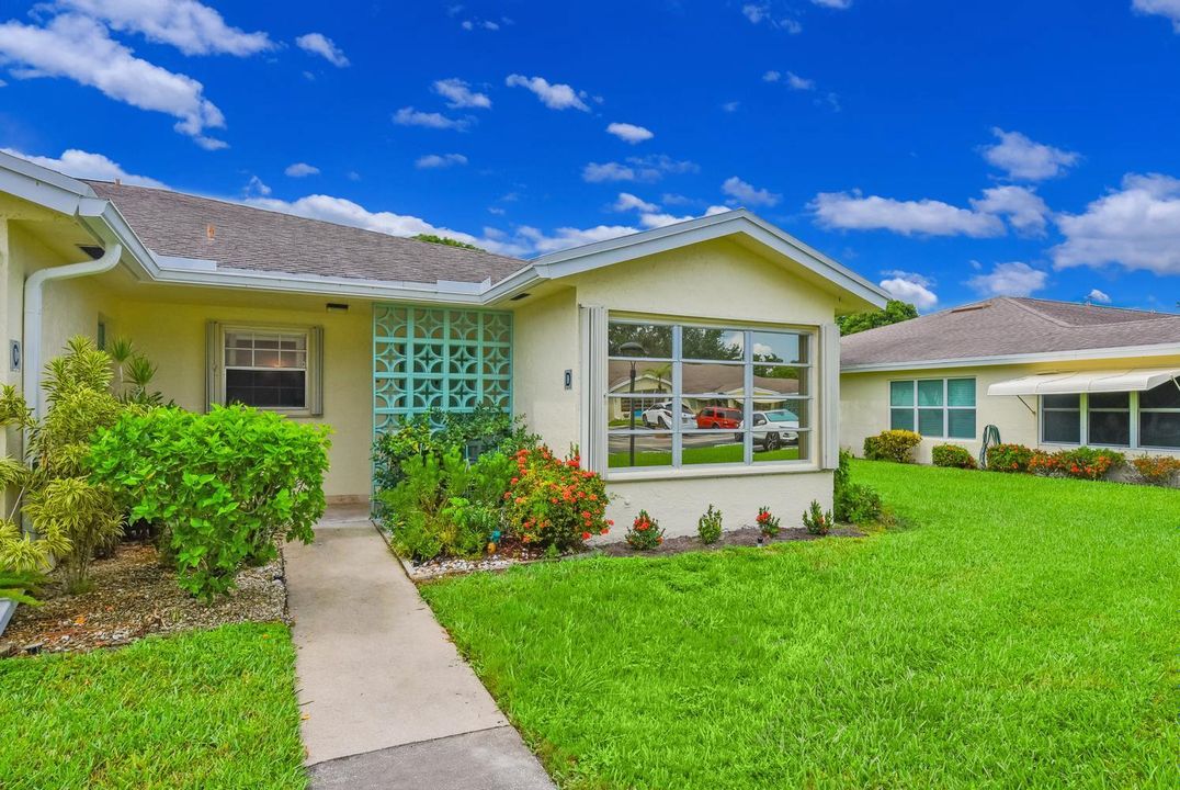 019-011-5157 Lakefront Blvd-1495x1000
