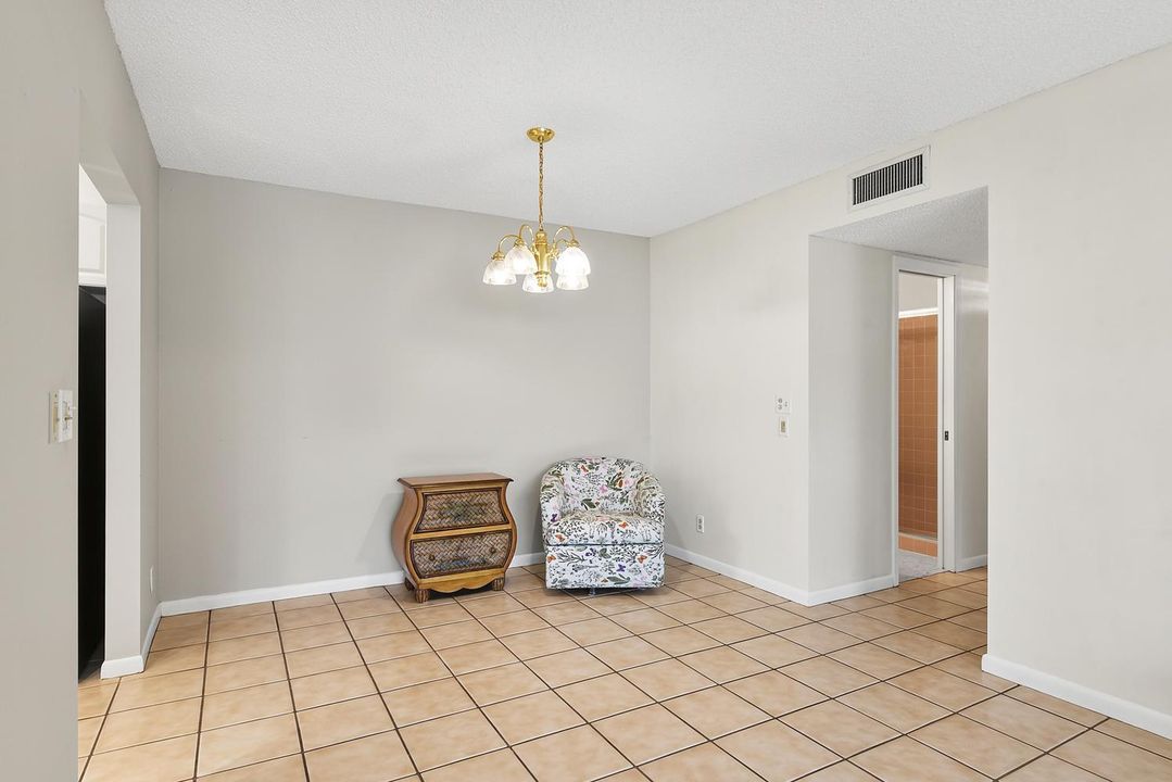 006-021-5157 Lakefront Blvd-1499x1000