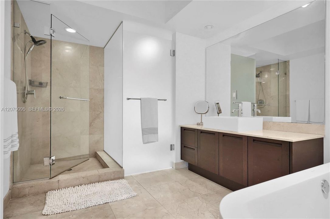 For Rent: $5,000 (3 beds, 2 baths, 1458 Square Feet)