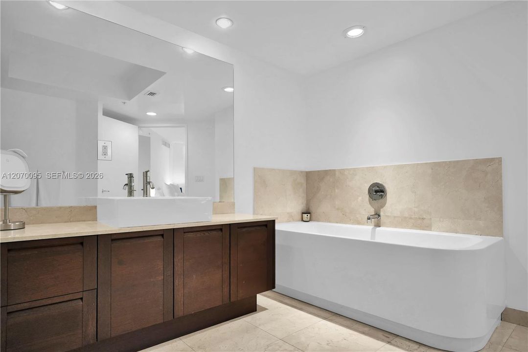 For Rent: $5,000 (3 beds, 2 baths, 1458 Square Feet)