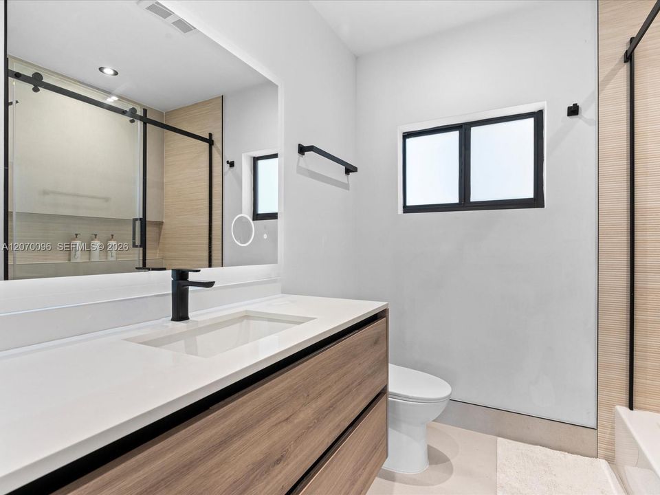 For Sale: $1,195,000 (5 beds, 3 baths, 2489 Square Feet)