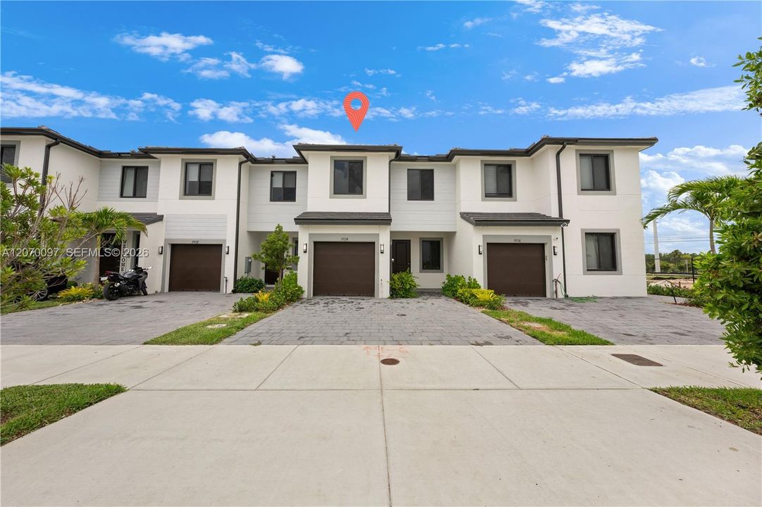 En Venta: $393,000 (3 camas, 2 baños, 1558 Pies cuadrados)