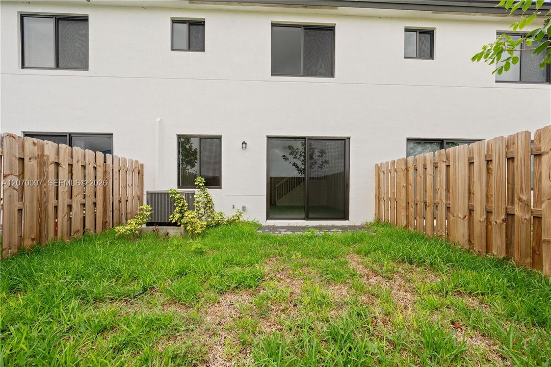 En Venta: $393,000 (3 camas, 2 baños, 1558 Pies cuadrados)