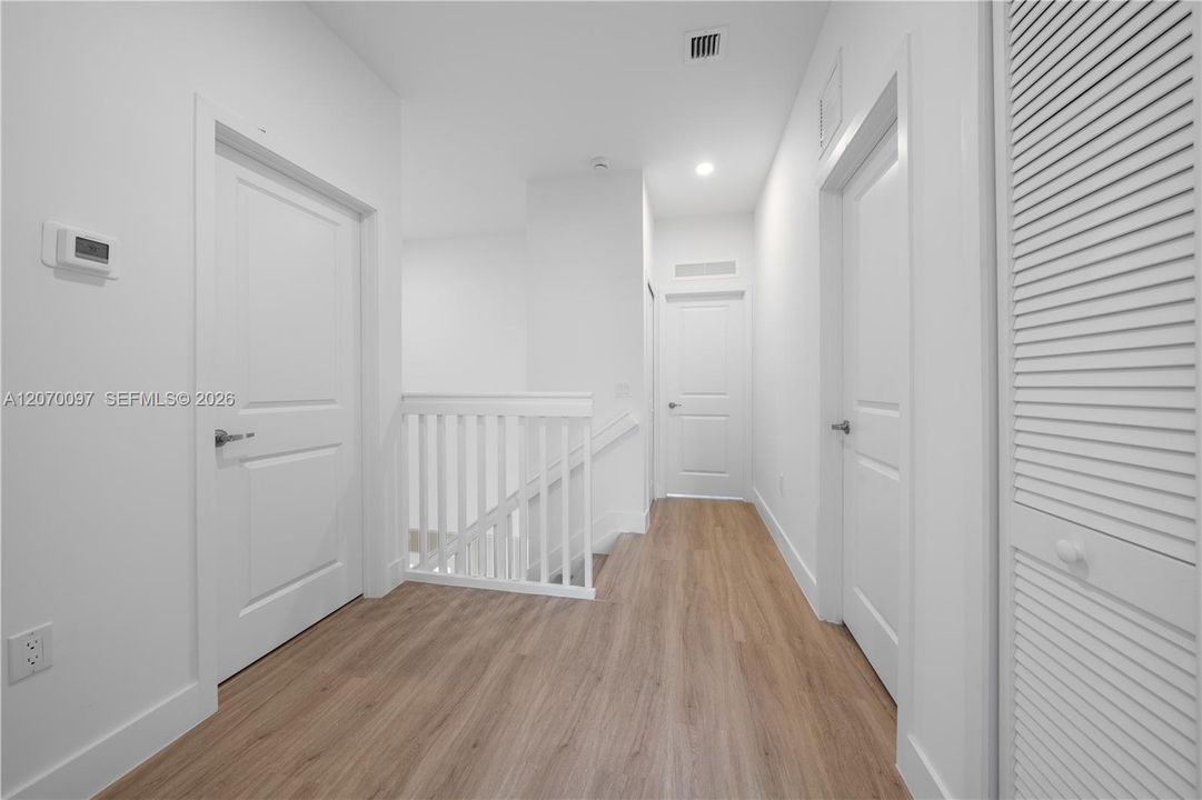 En Venta: $393,000 (3 camas, 2 baños, 1558 Pies cuadrados)