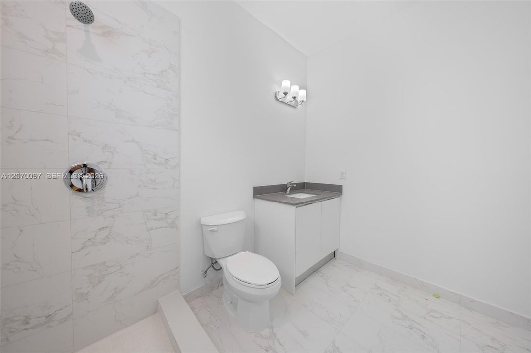 En Venta: $393,000 (3 camas, 2 baños, 1558 Pies cuadrados)