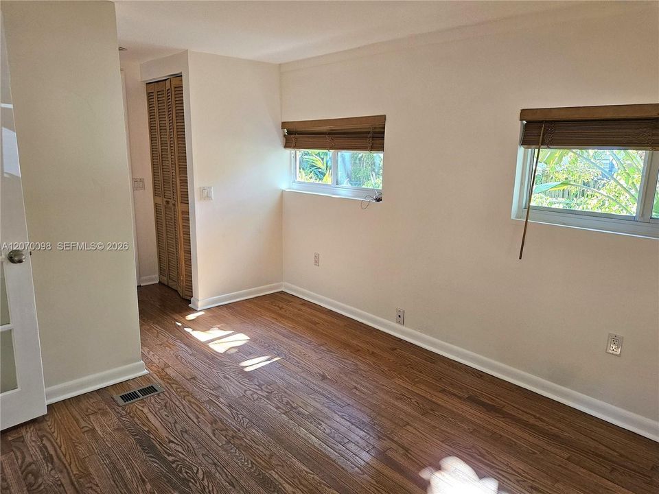 В аренду: $4,200 (3 спален, 2 ванн, 1499 Квадратных фут)
