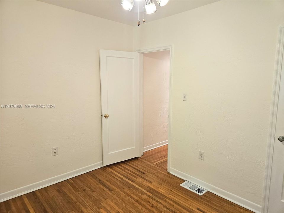 В аренду: $4,200 (3 спален, 2 ванн, 1499 Квадратных фут)