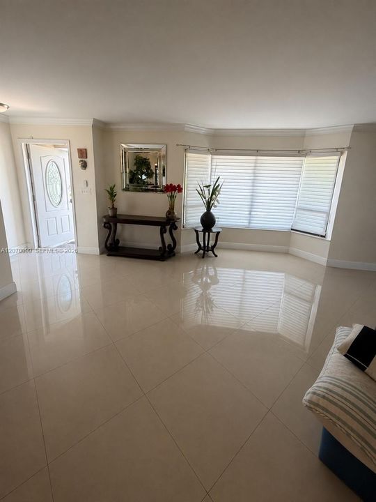 For Sale: $349,500 (2 beds, 2 baths, 1350 Square Feet)