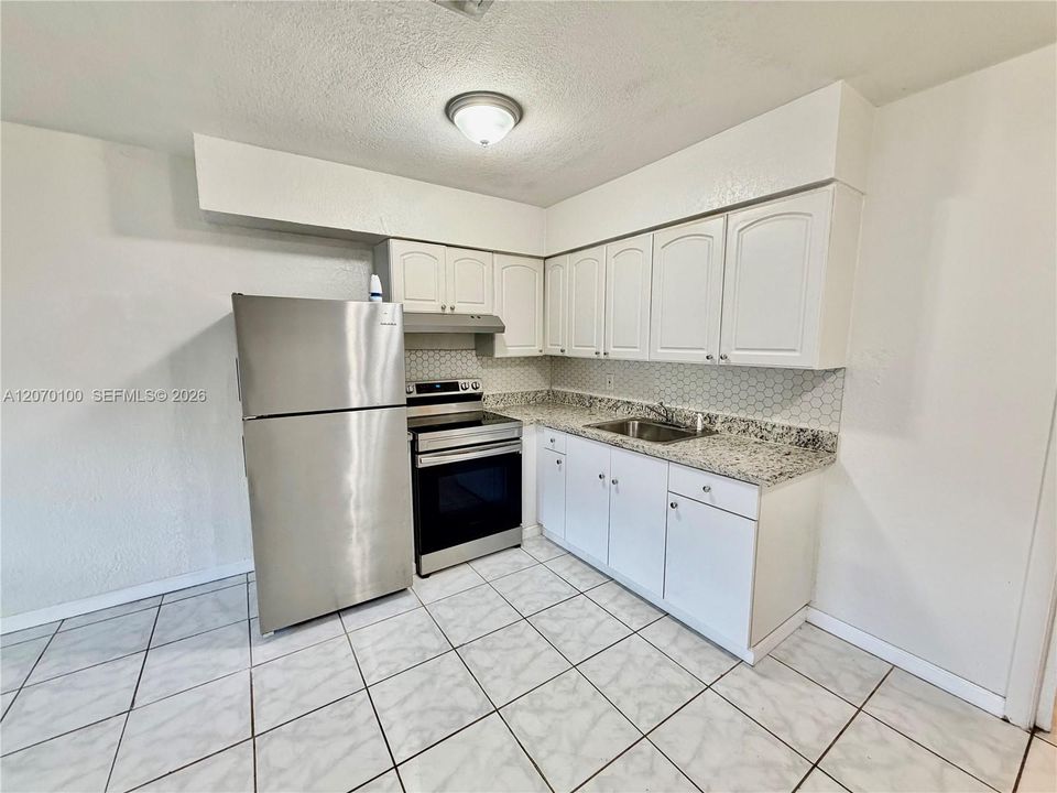 For Rent: $1,600 (1 beds, 1 baths, 630 Square Feet)
