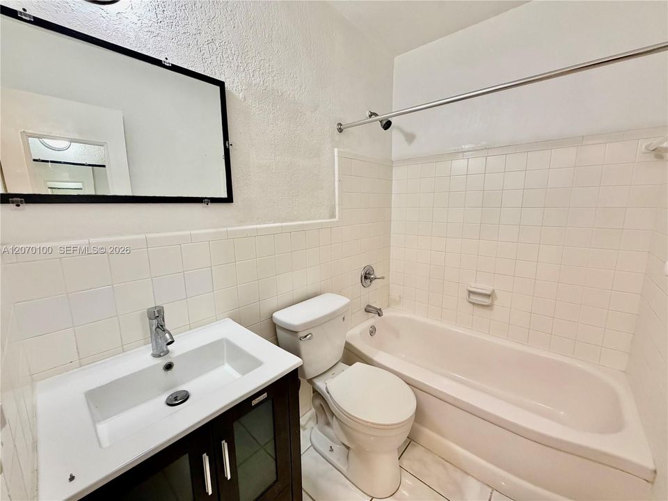 For Rent: $1,600 (1 beds, 1 baths, 630 Square Feet)