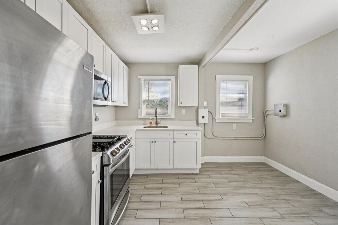 1-web-or-mls-McIntosh St-S2903-031