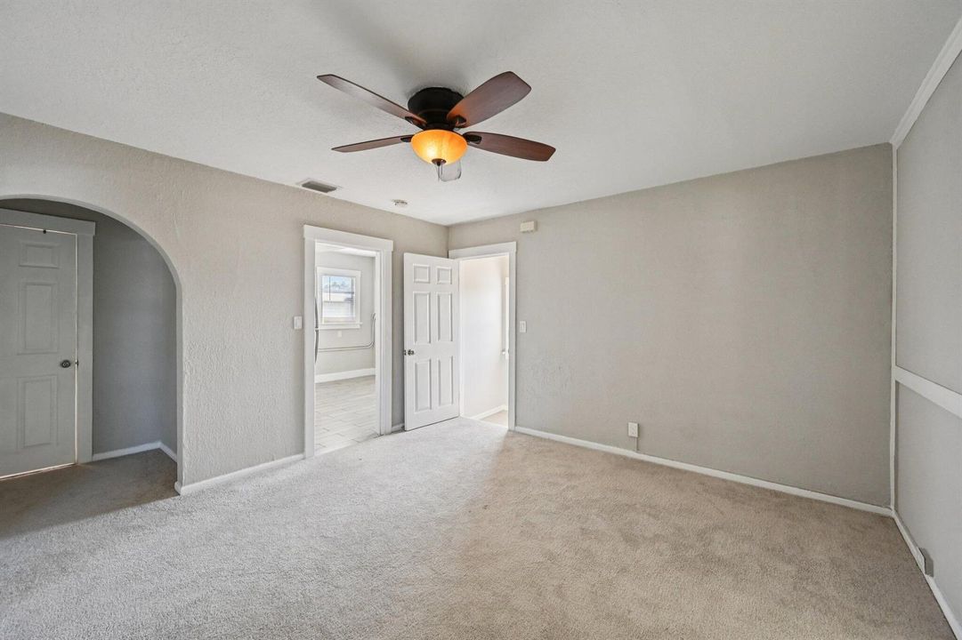 1-web-or-mls-McIntosh St-S2903-028