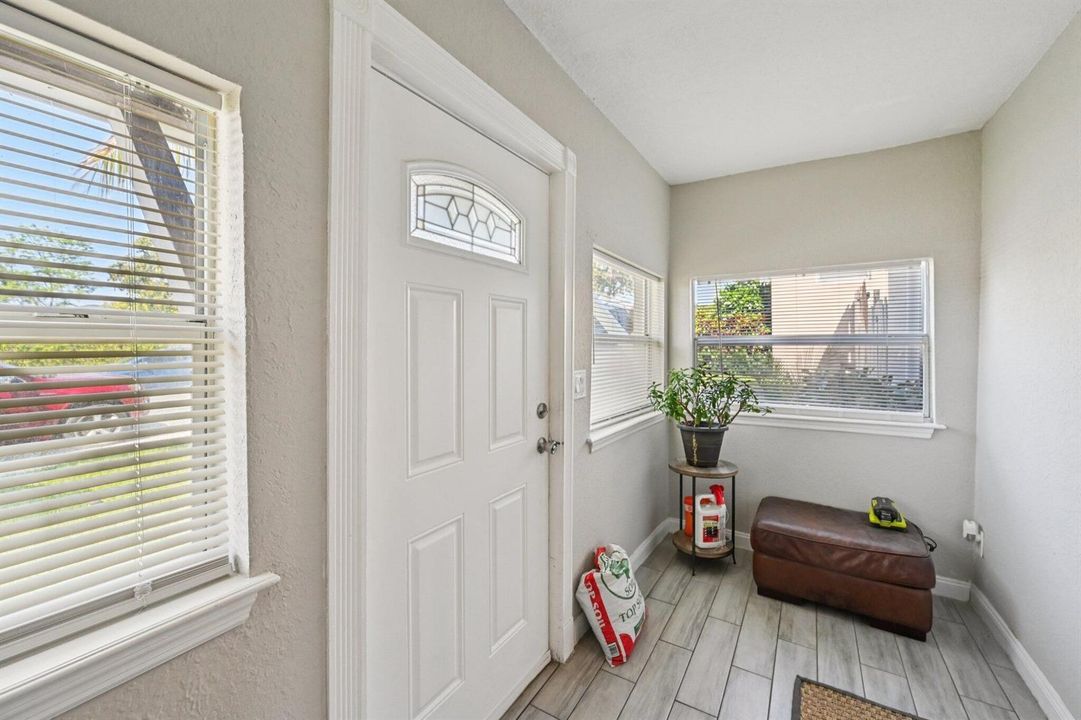 1-web-or-mls-McIntosh St-S2903-007