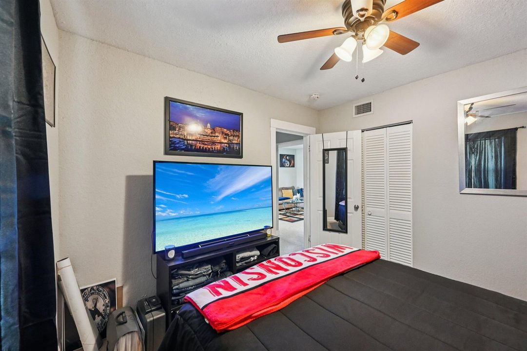 1-web-or-mls-McIntosh St-S2903-019