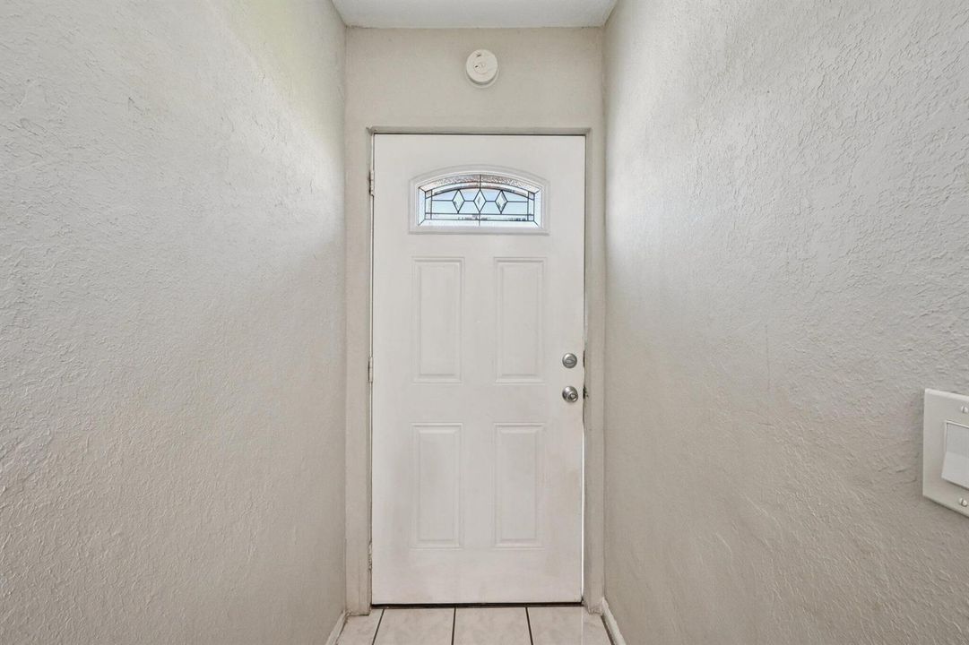 1-web-or-mls-McIntosh St-S2903-023