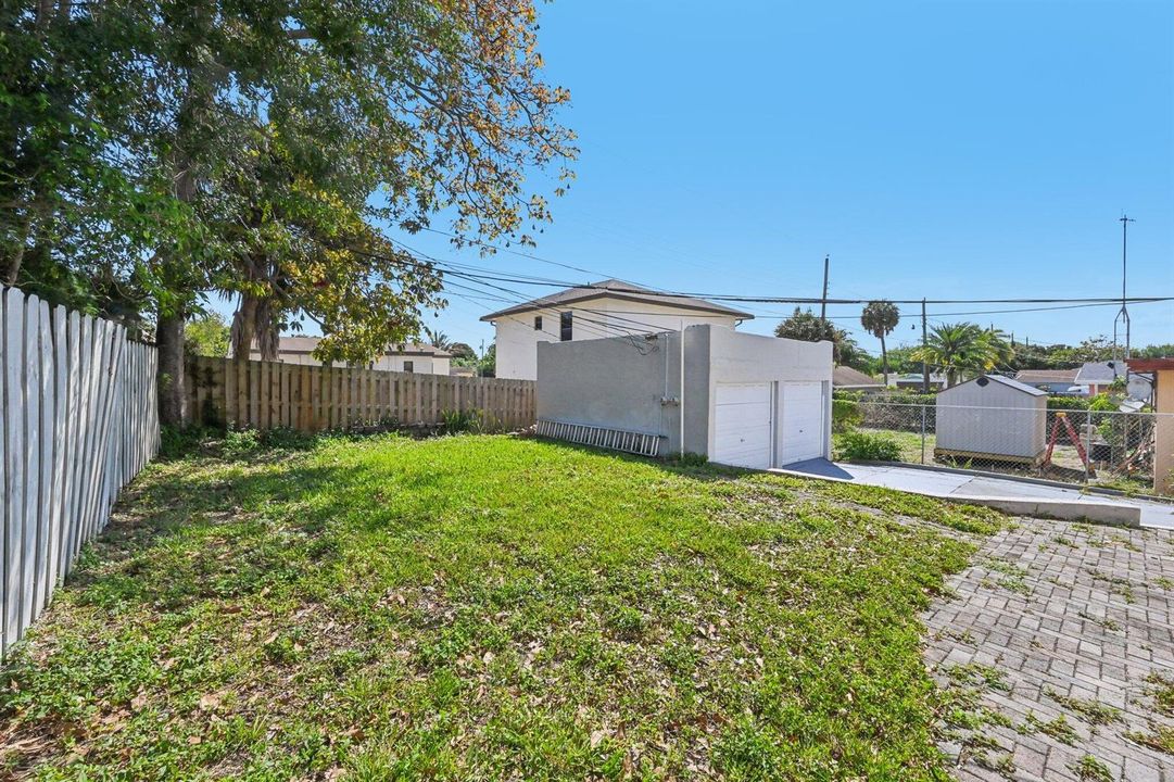 1-web-or-mls-McIntosh St-S2903-042