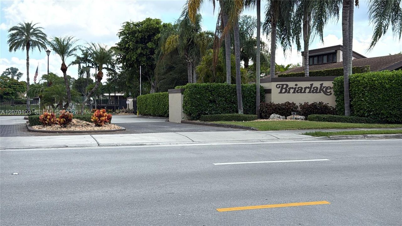 For Rent: $3,400 (2 beds, 2 baths, 1205 Square Feet)