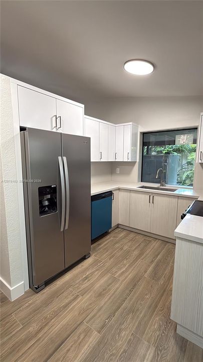 For Rent: $3,400 (2 beds, 2 baths, 1205 Square Feet)