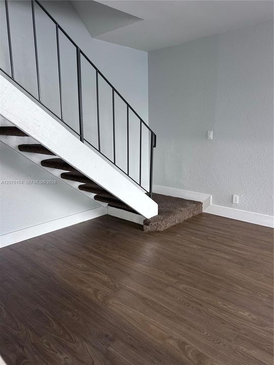 В аренду: $2,050 (2 спален, 1 ванн, 842 Квадратных фут)