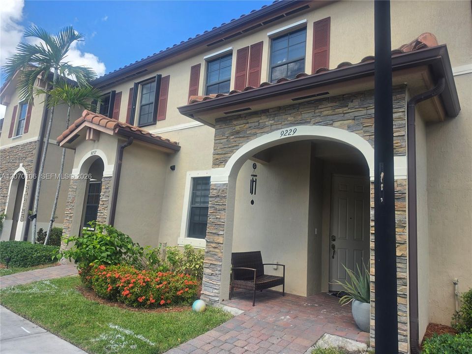 For Sale: $515,000 (3 beds, 2 baths, 1668 Square Feet)