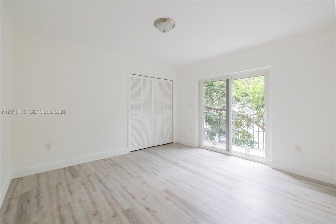 В аренду: $2,250 (2 спален, 1 ванн, 781 Квадратных фут)