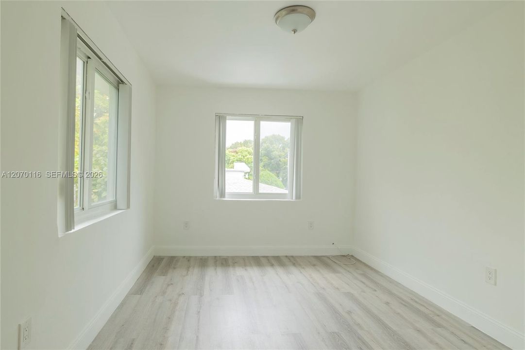 В аренду: $2,250 (2 спален, 1 ванн, 781 Квадратных фут)