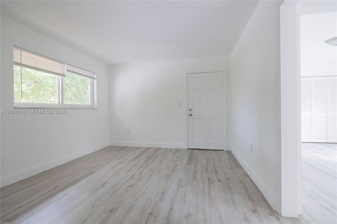 В аренду: $2,250 (2 спален, 1 ванн, 781 Квадратных фут)